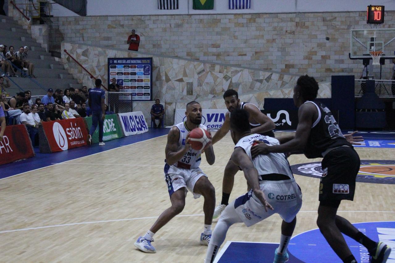 Mr.Moo São José Basketball vence o Botafogo em casa pelo NBB Caixa