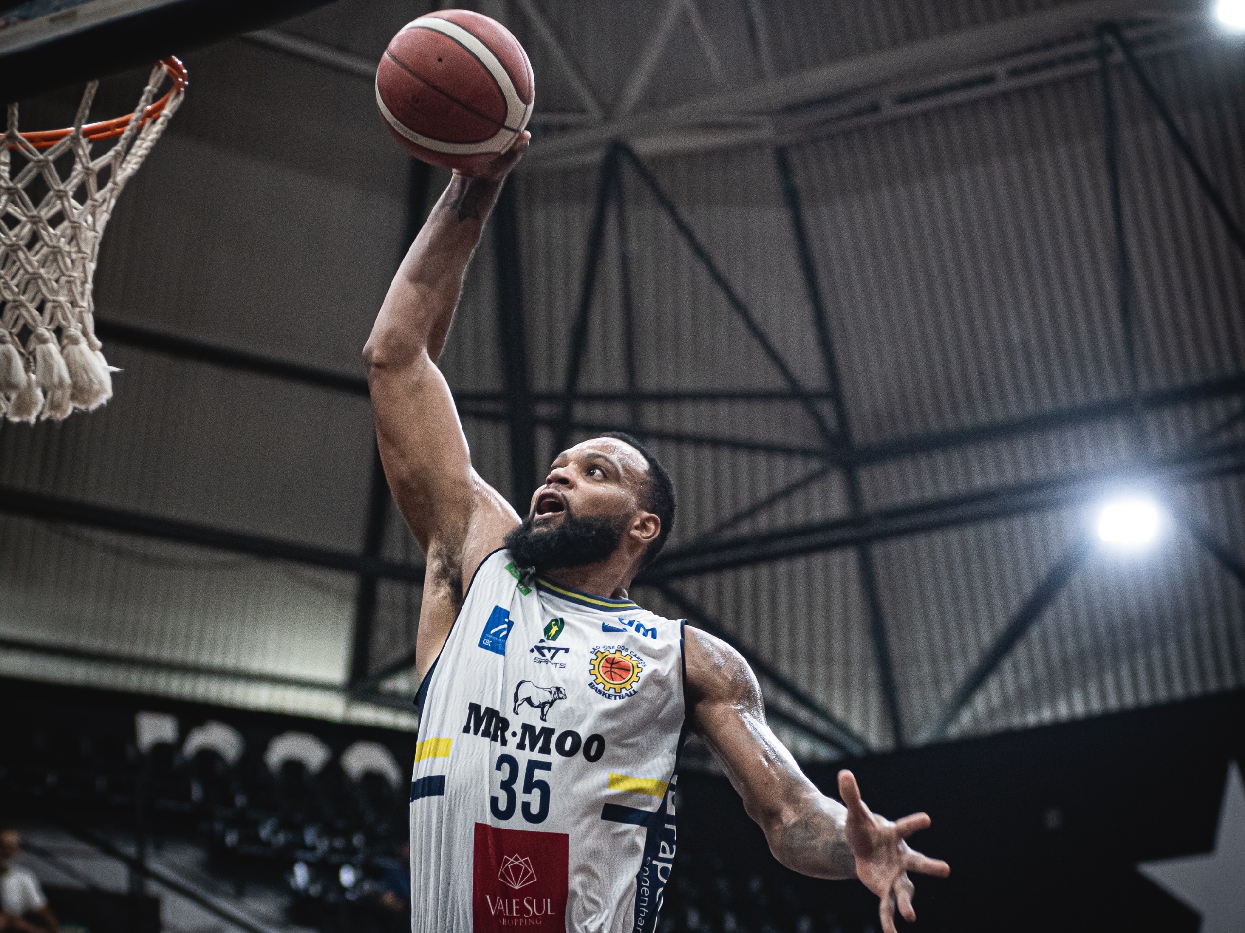 Com game-winner de Adyel, Mr.Moo São José Basketball vence o Vasco fora de casa pelo NBB Caixa