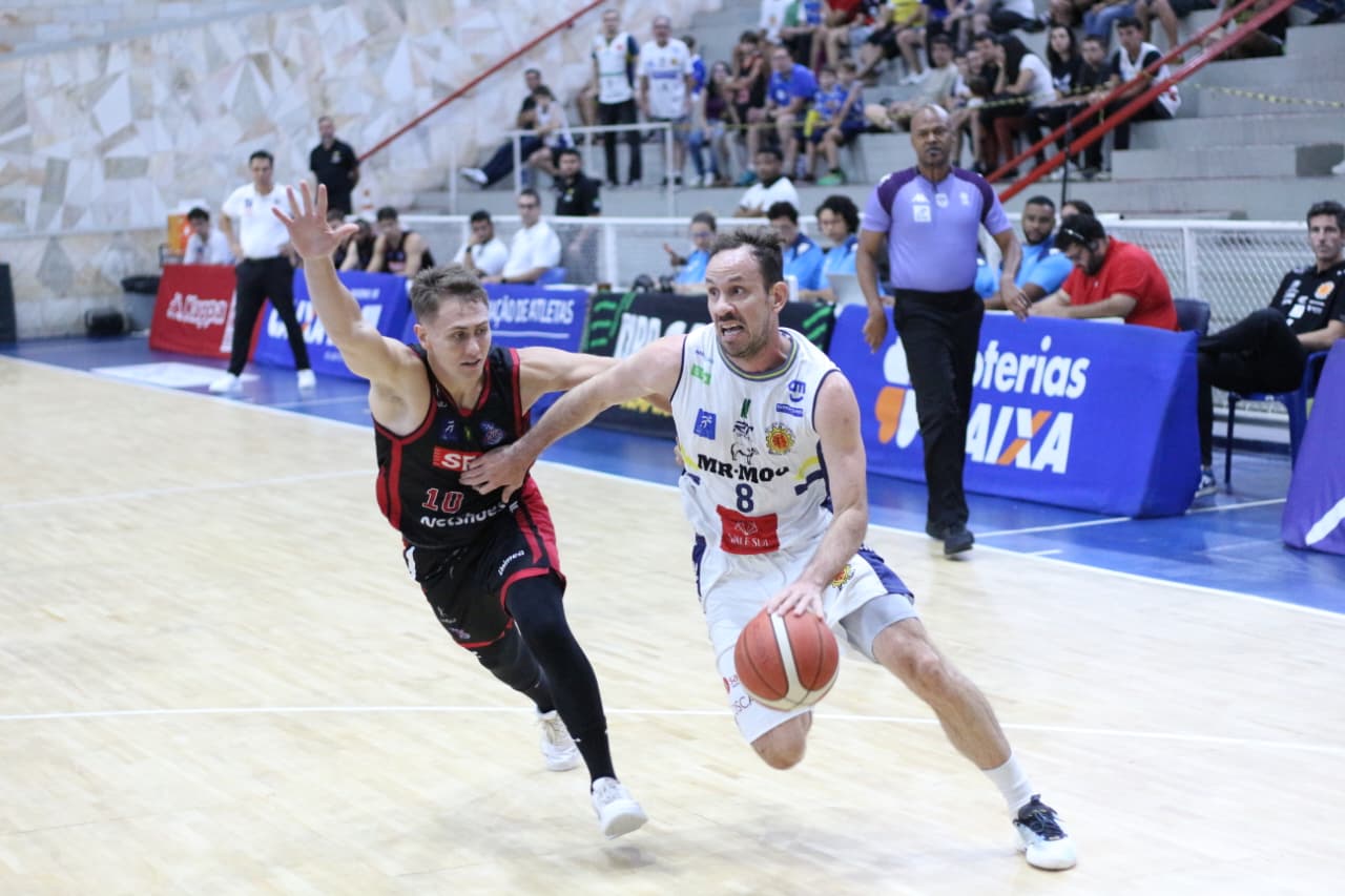 Mr.Moo São José Basketball luta até o fim, mas sofre revés para o Sesi Franca pelo NBB Caixa