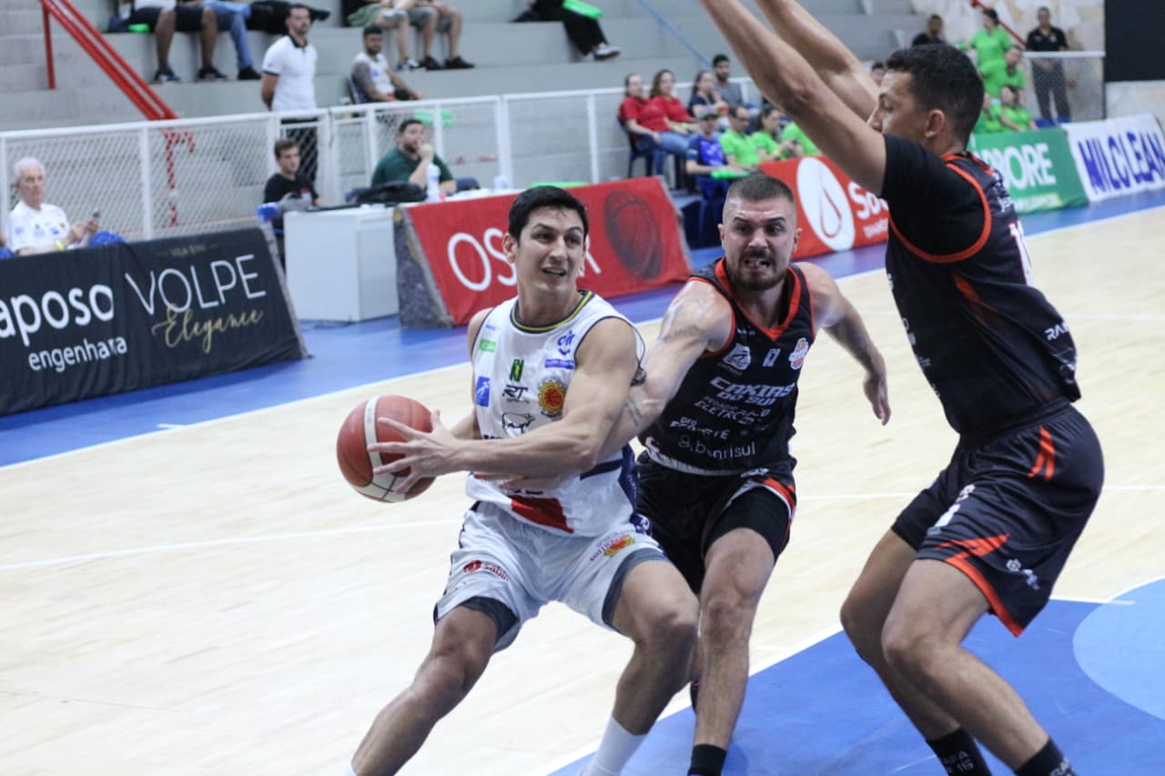 Mr.Moo São José Basketball enfrenta o Caxias do Sul fora de casa pelo NBB Caixa