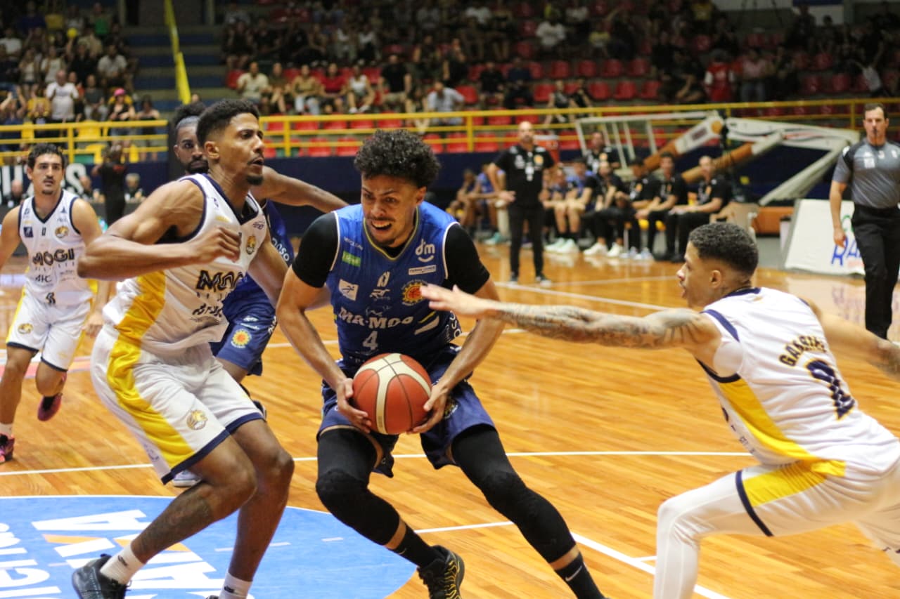 Mr.Moo São José Basketball sofre novo revés para o Mogi nas oitavas de final do NBB Caixa